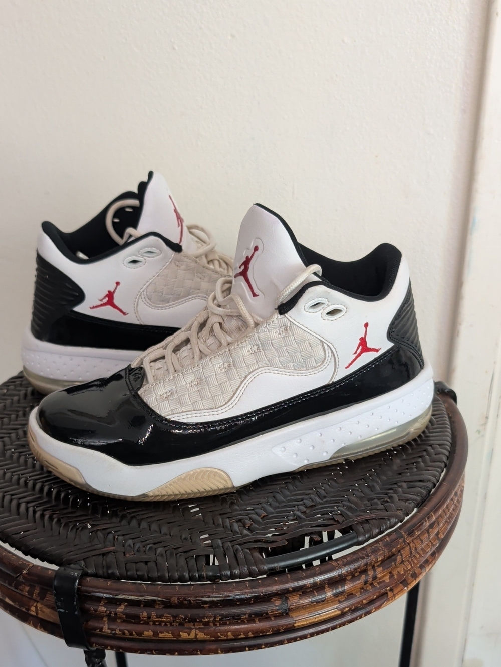 Nike Air Jordan Max Aura 2 GS White/Black CN8094-102 Junior Trainers Size 6Y